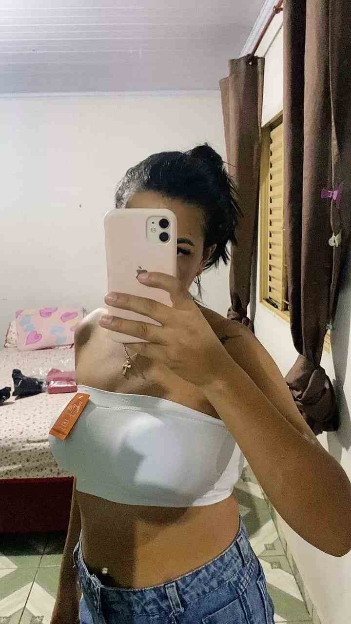Foto tops Camila